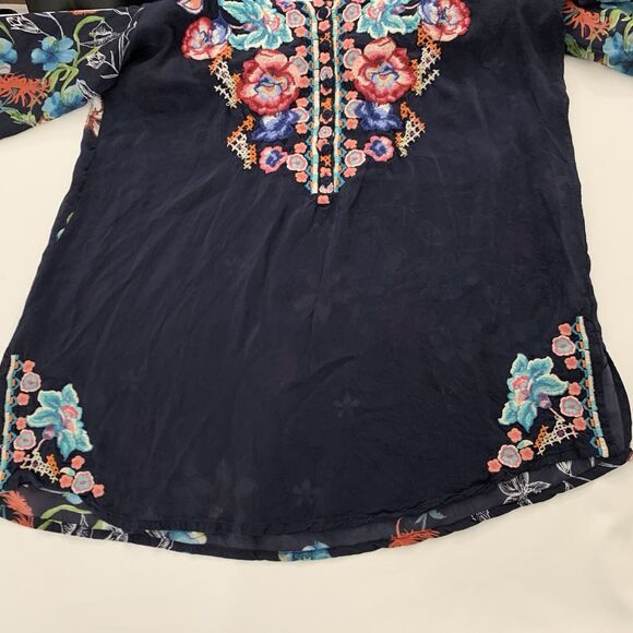 Johnny Was Elsarose Tunic Top XL Navy Embroidered Floral Colorful Festival Boho - Picture 4 of 13